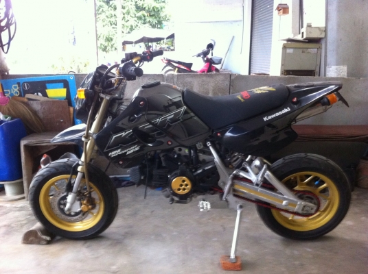 ธารนนทบุรี//ขาย kawasaki ksr ปี50 ของแต่งเต็มวิ่งน้อย สวยๆ ราคา40,000บาท ทะเบียนพร้อมโอน