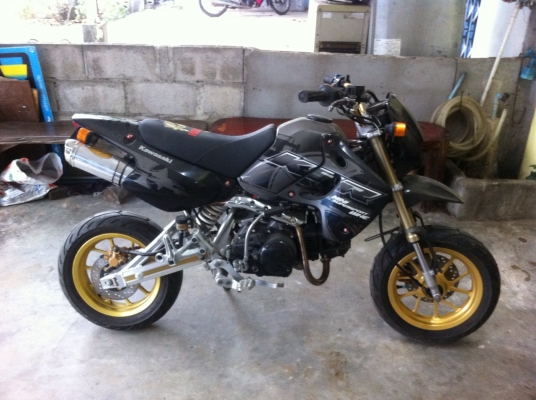 ธารนนทบุรี//ขาย kawasaki ksr ปี50 ของแต่งเต็มวิ่งน้อย สวยๆ ราคา40,000บาท ทะเบียนพร้อมโอน