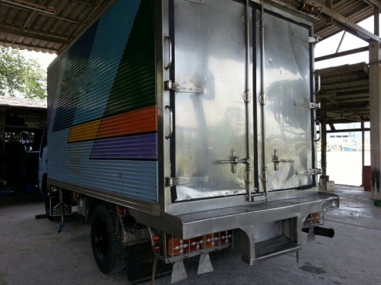 รถอีซูซุ 6 ล้อ ตู้เย็น เปลื่ยนเครื่อง 120 แรงม้า ปี 38 สนใจติดต่อ 081 - 6079515 รถอีซูซุ 6 ล้อ ตู้เย็น เปลื่ยนเครื่อง 120 แรงม้า ปี 38 สนใจติดต่อ 081 - 6079515