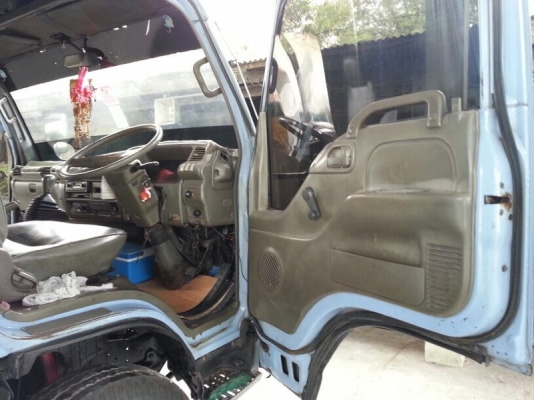 รถอีซูซุ 6 ล้อ ตู้เย็น เปลื่ยนเครื่อง 120 แรงม้า ปี 38 สนใจติดต่อ 081 - 6079515 รถอีซูซุ 6 ล้อ ตู้เย็น เปลื่ยนเครื่อง 120 แรงม้า ปี 38 สนใจติดต่อ 081 - 6079515