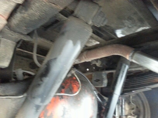 รถอีซูซุ 6 ล้อ ตู้เย็น เปลื่ยนเครื่อง 120 แรงม้า ปี 38 สนใจติดต่อ 081 - 6079515 รถอีซูซุ 6 ล้อ ตู้เย็น เปลื่ยนเครื่อง 120 แรงม้า ปี 38 สนใจติดต่อ 081 - 6079515