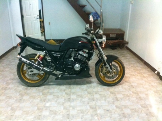CB400 y98 อินวอย สพม แท้ๆ ครับ ราคา 79000 ครับ
