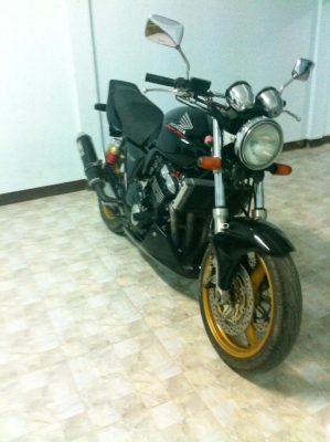 CB400 y98 อินวอย สพม แท้ๆ ครับ ราคา 79000 ครับ