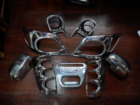 ขายกรอบสแตนเลสใส่วีโก้ ปี 2007-2009 ครบชุด 1400 บาท