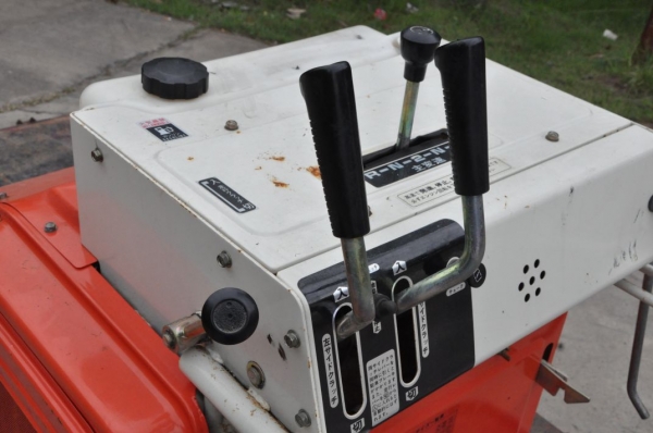 ขายรถบรรทุก ตีนตะขาบMITSUBISHI G700 สภาพสวยจัด เดิมญี่ปุ่น อะเนคประสงค์23,000เท่านั้น!!