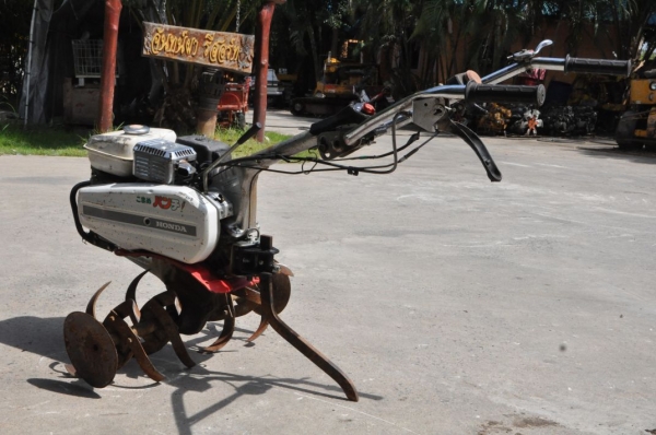 ขายเครื่องพรวนดิน HONDA สภาพสวยเดิมจากญี่ปุ่น คล่องตัวแรงดี 8,500เท่านั้น!!