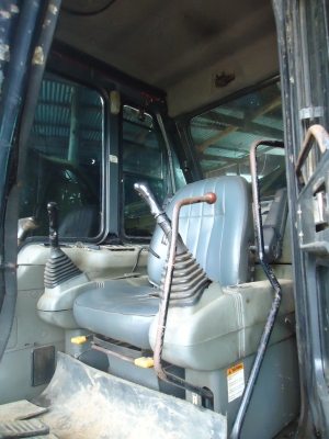 KOMATSU PC200-6 ซีเรียล 95942  มีเล่ม