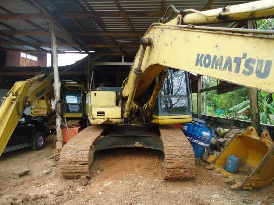 KOMATSU PC200-6 ซีเรียล 95942  มีเล่ม
