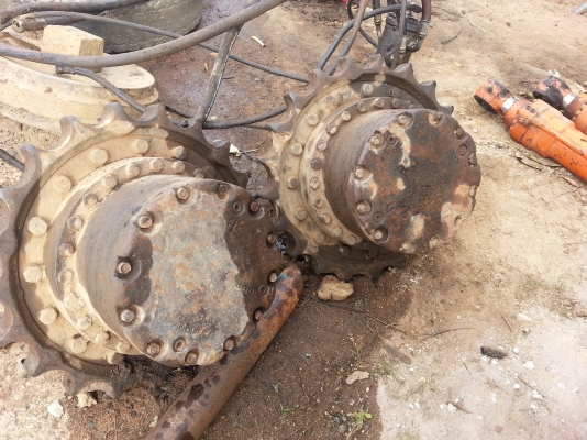 ขายด่วน อะใหล่ HITACHI EX 200-3