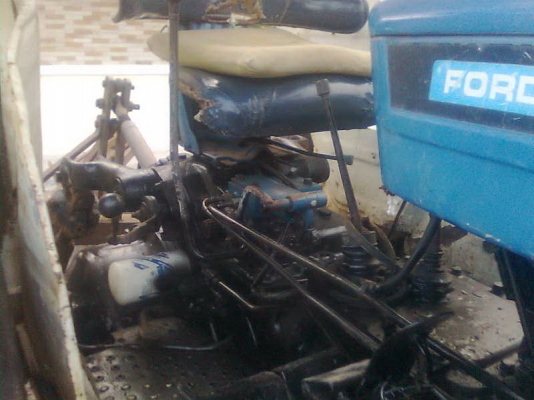 ขายฟอร์ด 6600 T3 ตัวแท้พร็อมอุปกรณ์2ชิ้นครับ