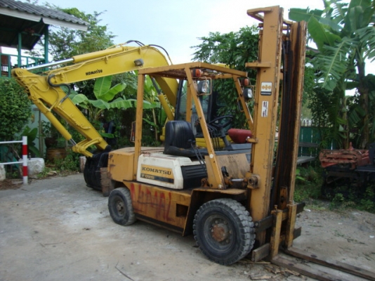 ++++++ ขายด่วน !!! รถโฟล์คลิฟท์  KOMATSU  FD25-10  (รถนอก สภาพดี)  เครื่องยนต์ดีเซล  เกียร์ธรรมดา  เสา  4  เมตร  ยางลม  *** สนใจเข้ามาลองรถก่อนครับ  ราคาคุยกันได้ ***