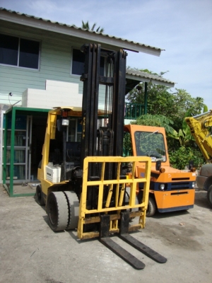 +++++ ขายด่วน !!! รถโฟล์คลิฟท์  T.C.M.  FD25-Z5  (รถนอก  สภาพดี  ชม. น้อย ) เสา  7  เมตร  เครื่องยนต์ดีเซล  เกียร์ออโตเมติค  งาฮิ้งค์โฟล์ค  ล้อหน้าคู่  ยางตัน  ***  สนใจเข้ามาลองรถก่อนครับ  ราคาคุยกันได้ ***