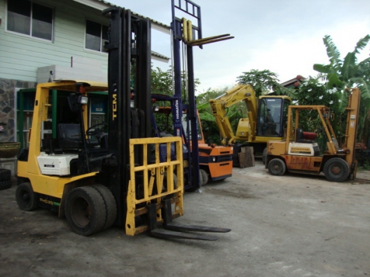 +++++ ขายด่วน !!! รถโฟล์คลิฟท์  T.C.M.  FD25-Z5  (รถนอก  สภาพดี  ชม. น้อย ) เสา  7  เมตร  เครื่องยนต์ดีเซล  เกียร์ออโตเมติค  งาฮิ้งค์โฟล์ค  ล้อหน้าคู่  ยางตัน  ***  สนใจเข้ามาลองรถก่อนครับ  ราคาคุยกันได้ ***