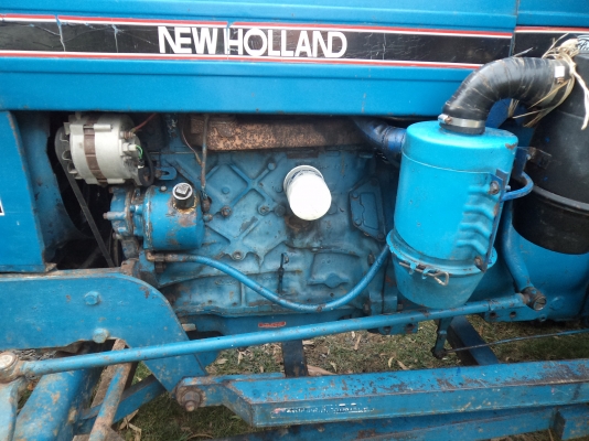 ขายรถไถฟอร์ด อุปกรดันหน้า-ผานหลังสภาพดีพร้อมใช้งานคับ