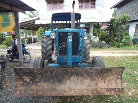 ขายรถไถฟอร์ด อุปกรดันหน้า-ผานหลังสภาพดีพร้อมใช้งานคับ