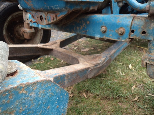 ขายรถไถฟอร์ด อุปกรดันหน้า-ผานหลังสภาพดีพร้อมใช้งานคับ