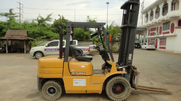 ขายรถ MITSUBISHI fd35 (ดีเซล)เสาสูง 4 เมตร เครื่องยนต์ 4 สูบ