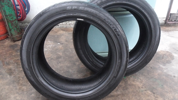 ขายยางDUNLOP  235/50/18 ปี 2911 สวยๆ ดอกยังดี