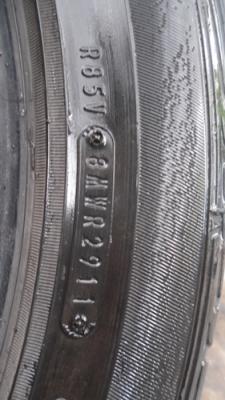 ขายยางDUNLOP  235/50/18 ปี 2911 สวยๆ ดอกยังดี