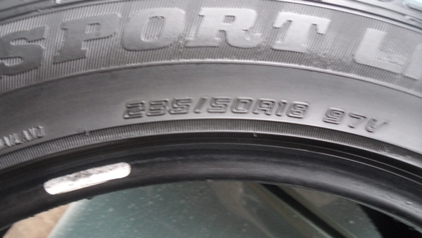 ขายยางDUNLOP  235/50/18 ปี 2911 สวยๆ ดอกยังดี