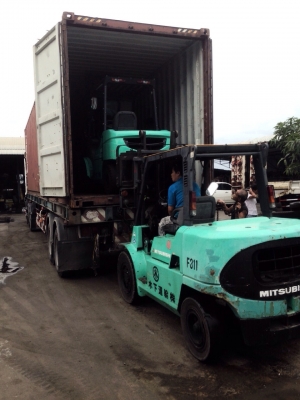 **เปิดตู้** ** LOT 8/11/2556 ** เปิดตู้สดๆ ร้อนๆ เมื่อเช้า 1 ตู้ ค่า ^^ สนใจติดต่อขอดูของได้ที่ 083-062-0223 ค่า ** ของแท้ของดี ต้อง ทีดี มอเตอร์เวิร์คส์ เท่านั้น ค่า ^__^