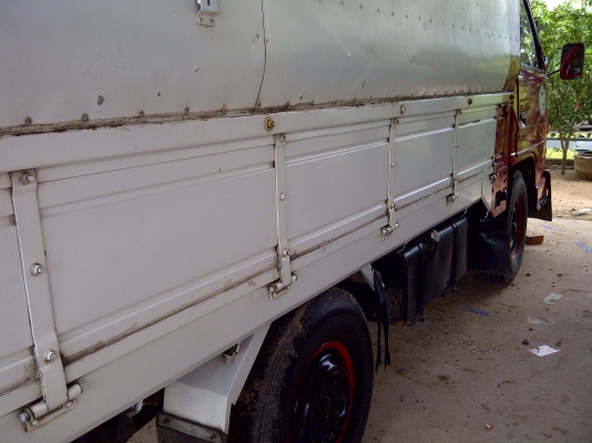 ขายดว่นๆ รถบรรทุก 4 ล้อ  เล่มทะเบียนพร้อมโอน