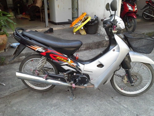 ขายด่วน Wave 100 ปี 47 เครื่องดี ไม่หลวม ไม่มีควันขาว เอกสารครบๆ ขับกลับบ้านได้เลย