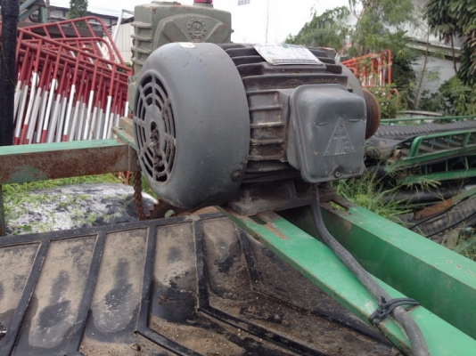 ขายสายพานลำเลียง กว้าง 46 cm. ยาว 12 เมตร มอเตอร์ 2 Hp สภาพสวย ราคาไม่แพง