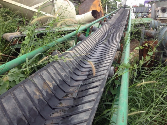 ขายสายพานลำเลียง กว้าง 46 cm. ยาว 12 เมตร มอเตอร์ 2 Hp สภาพสวย ราคาไม่แพง