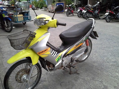 ขายด่วน Suzuki best ดิสก์หน้า ปี 48 รถบ้าน เดิมๆ เครื่องแน่น ชุดสีสวย เอกสารครบ ราคาถูกมากๆ