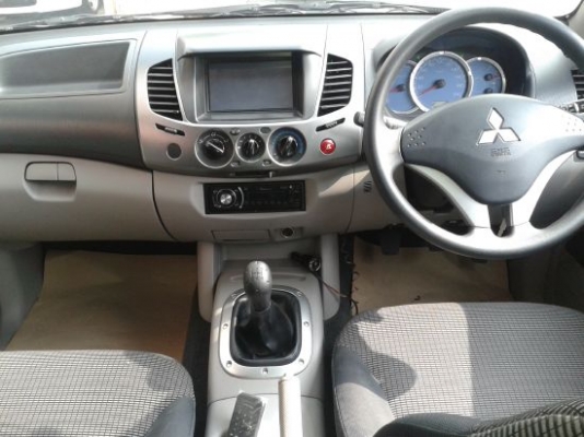 รถบ้าน ฝากขาย มือเดียว ไม่เคยทำสีแม้แต่ชิ้นเดียว อุปกรณ์ตกแต่งครบ มีเนวิเกเตอร์ ช่วงล่างทำเกือบแสน สวยจัด สภาพพร้อมใช้งาน มาดูรถก่อนหรือทดลองขับดูได้ ไม่ดีจริงไม่ต้องเอาไป