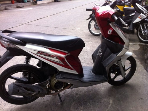 ขายด่วน ICON ปี 52 สีแดง ขาว ล้อแม็ก เครื่องเดิมๆเอกสารครบ ชุดสีสดรถสวยจ้า ขายด่วน ICON ปี 52 สีแดง ขาว ล้อแม็ก เครื่องเดิมๆเอกสารครบ ชุดสีสดรถสวยจ้า