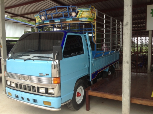 ขาย อีซูซุสี่ล้อ รถห้างแท้ เครื่อง 110 แรง (ติดเวลา) แนบหน้า-หลัง 260,000