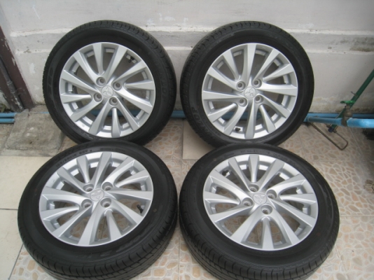 ขายล้อแม็กป้ายแดง Mitsu Attrage 15"x5.5" et38 4รู100 +ยางปี2613 ใช้มา 2xx km  สนใจติดต่อเล็กคลองสามครับ (081-3747940)