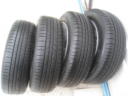 ขายล้อแม็ก Honda city 15"x5.5" et45 4รู100 +ยาง ปี 13,3เส้นและปี 12,1 เส้นครับ  สนใจติดต่อเล็กคลองสามครับ (081-3747940)