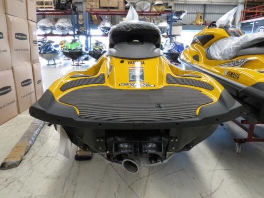 ขายเจ็ทสกีใหม่ 2013 YAMAHA FZS ผ่อนเดือนละ 12,200 บาทเท่านั้น ขายเจ็ทสกีใหม่ 2013 YAMAHA FZS ผ่อนเดือนละ 12,200 บาทเท่านั้น