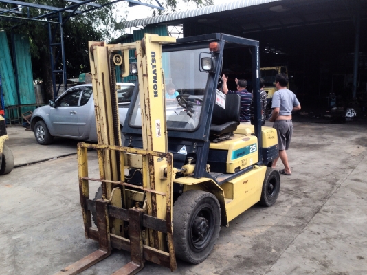 ***ส่งรถลูกค้าโคราช*** KOMATSU FD25-11 เสา3เมตร ***ส่งรถลูกค้าโคราช*** KOMATSU FD25-11 เสา3เมตร