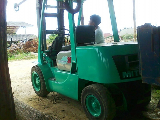 รถฟอร์คลิฟต์ MITSUBISHI FD30 เครื่องดีเซล แบบ 3 ตัน งาสูง 4 เมตร