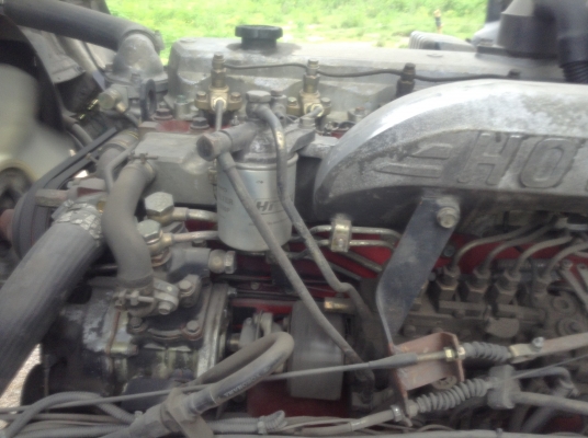 Hino Hi-Tech 6 ล้อตู้ ใช้งานน้อยมาก 10 บาน เครื่อง 195 HP. ยาว 6 เมตร ปี48. FD3H สภาพสวยพร้อมใช้งาน ไม่มีเสากลาง 780,000