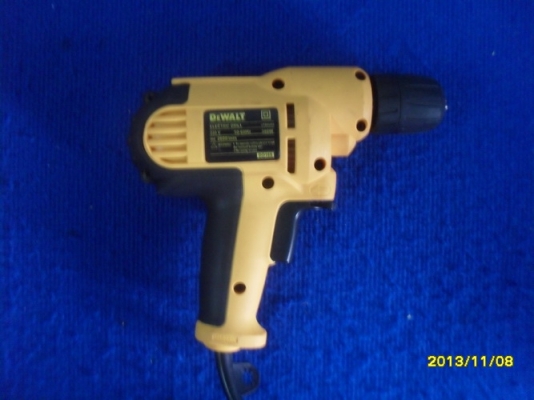 สว่าน DEWALT 10 MM 380 WATT ปรับความเร็ว และซ้ายขวาได้