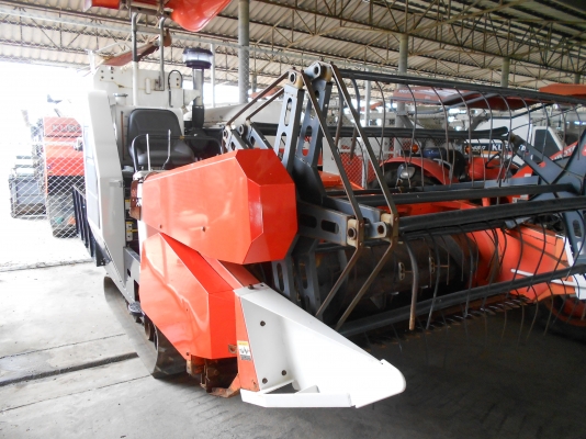 ขายรถเกี่ยวนวดข้าว คูโบต้า DC-60