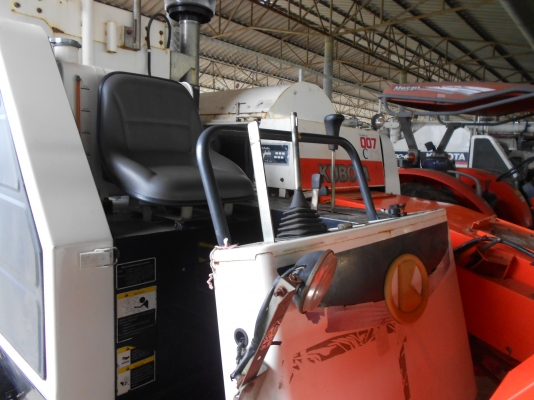 ขายรถเกี่ยวนวดข้าว คูโบต้า DC-60