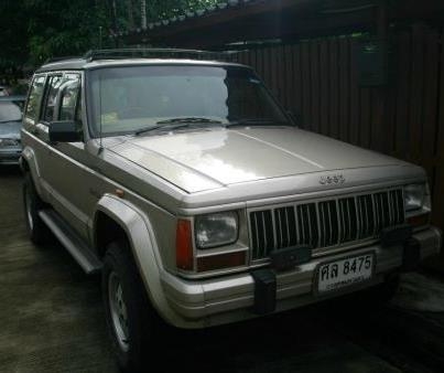 ขายjeep เชอเรกี4.0 เครื่องเจ ติดเเก๊ส 200.000 ด่วนๆครับผม