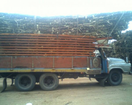 สิบล้อหัวยาวบรรทุกอ้อย Isuzu TX  2เพลาเดิม เครื่อง EH700 168 Hp มีสโล์แรงๆๆ