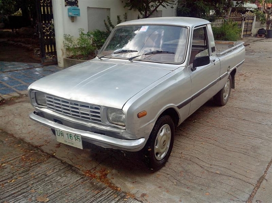 ชายมาสด้า1000 รถแทบไม่ผุเลยคับ ชายมาสด้า1000 รถแทบไม่ผุเลยคับ