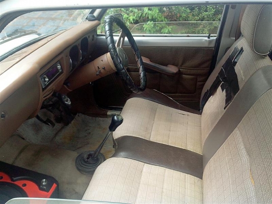 ชายมาสด้า1000 รถแทบไม่ผุเลยคับ ชายมาสด้า1000 รถแทบไม่ผุเลยคับ