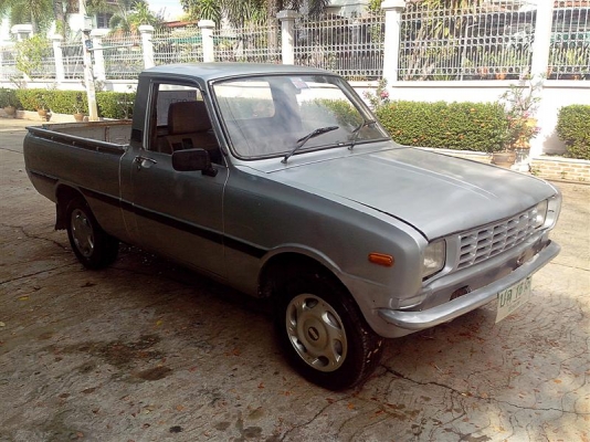 ชายมาสด้า1000 รถแทบไม่ผุเลยคับ ชายมาสด้า1000 รถแทบไม่ผุเลยคับ