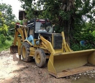 รถตักหน้าขุดหลัง JCB CAT 428B พวงมาลัยเพาเวอร์ ขนาด 1 เพลา สภาพพร้อมใช้งาน 470,000
