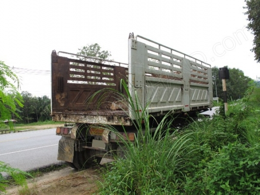 รถบรรทุกดั๊มพ่วงแม่ลูก ISUZU 270 แรงม้า รถจดทะเบียนปี 2546