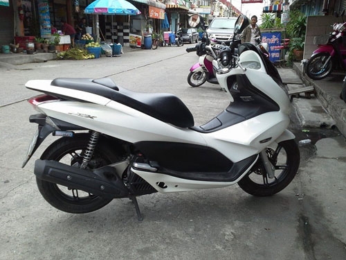 PCX ปี 54 รถบ้าน วิ่ง 20,000 กม. สภาพเดิมสุดๆ เครื่องแน่นๆ ภาษี พรบ.ต่อถึงปีหน้า เอกสารครบ โอนได้เลย